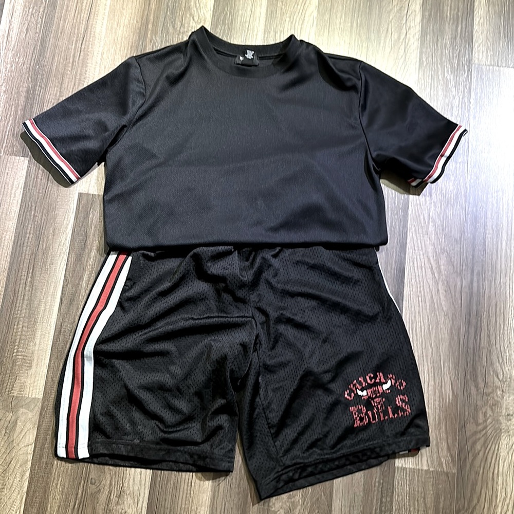 Forever 21 Men Tee ( Size S)+Short (size XS)